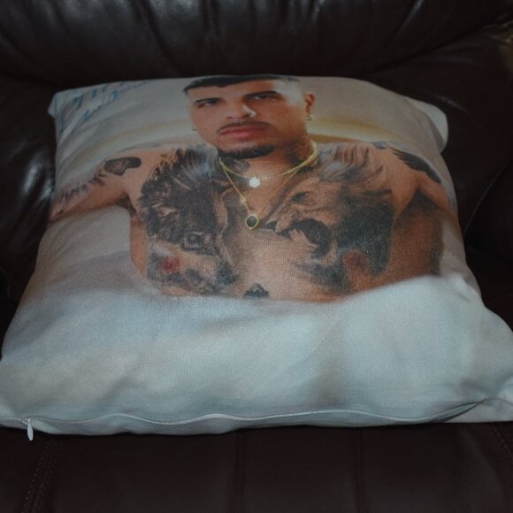 PR HOT SEXY SINGER Rauw Alejandro SHIRTLESS MAN ART 2 VIEW CANVAS PILLOW THROW - Picture 4 of 9